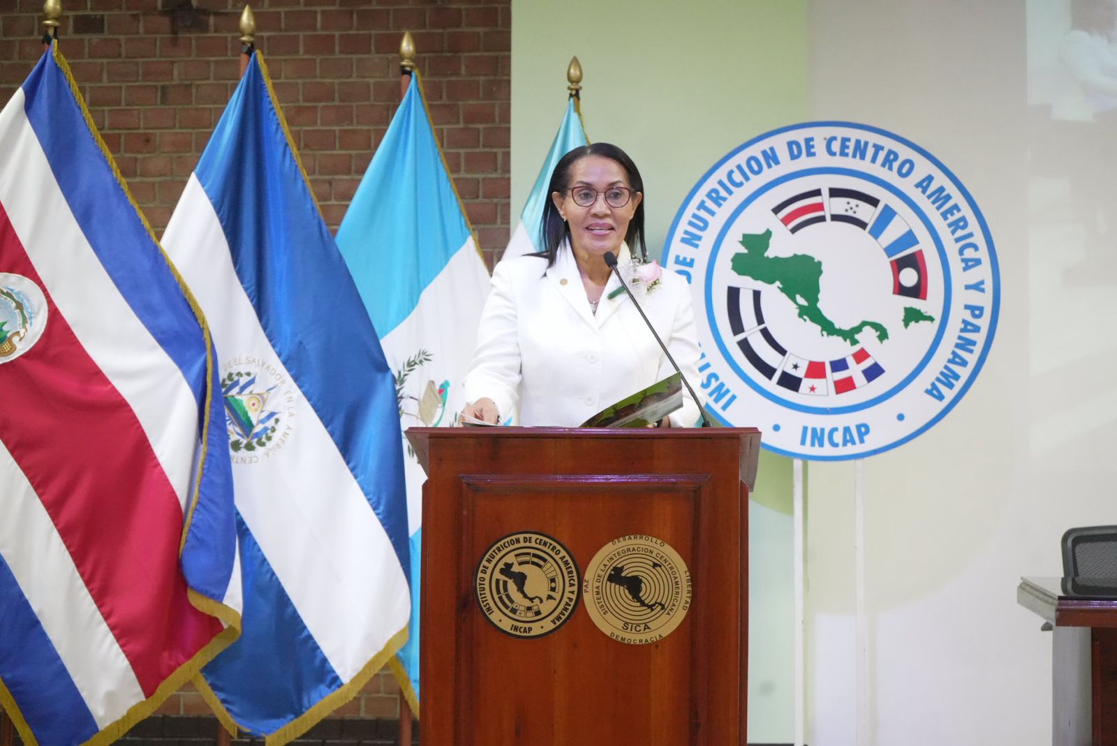 EL INCAP TIENE NUEVA DIRECTORA