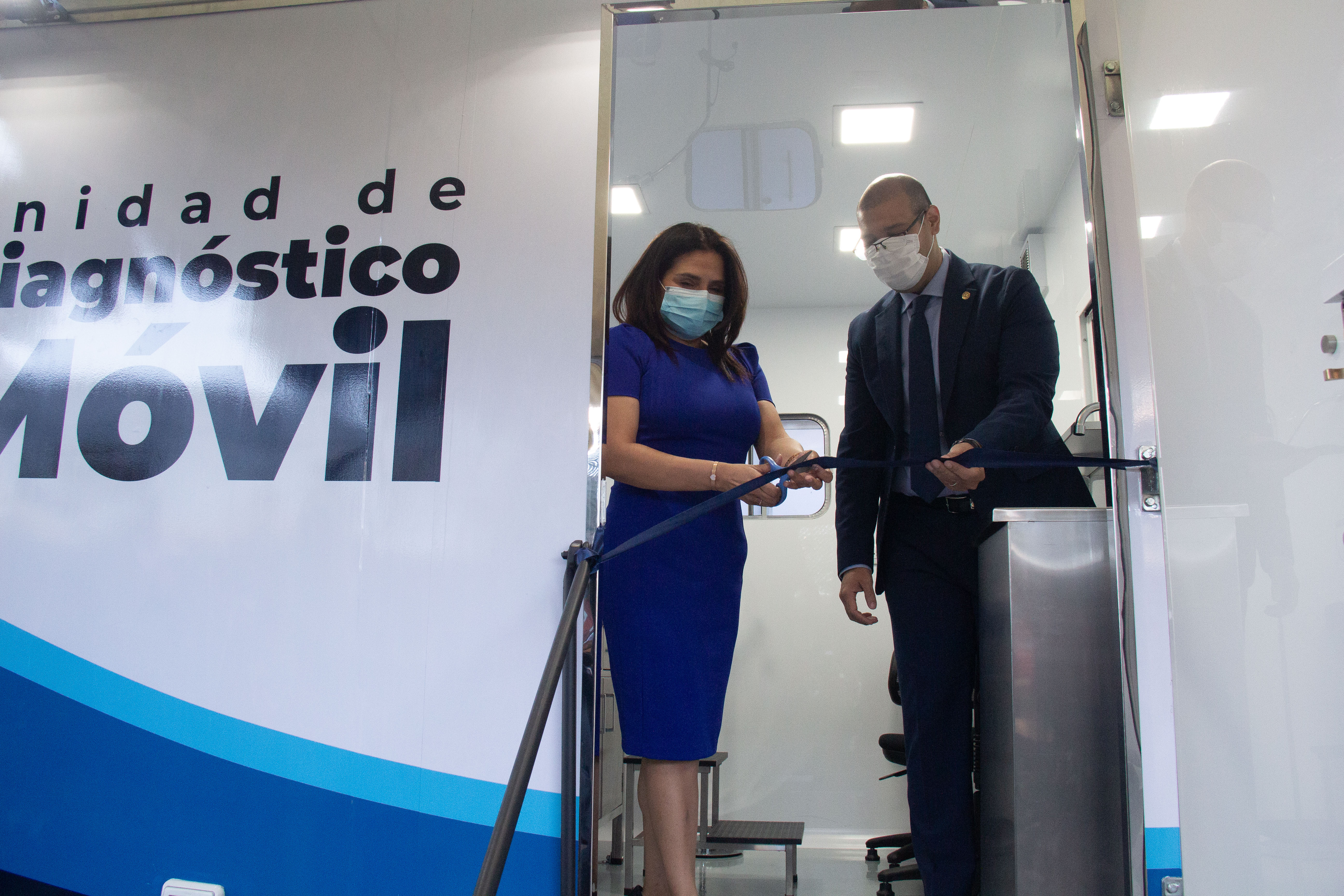 ENTREGA DOS UNIDADES MOVILES AL MINISTERIO DE SALUD DE GUATEMALA 502