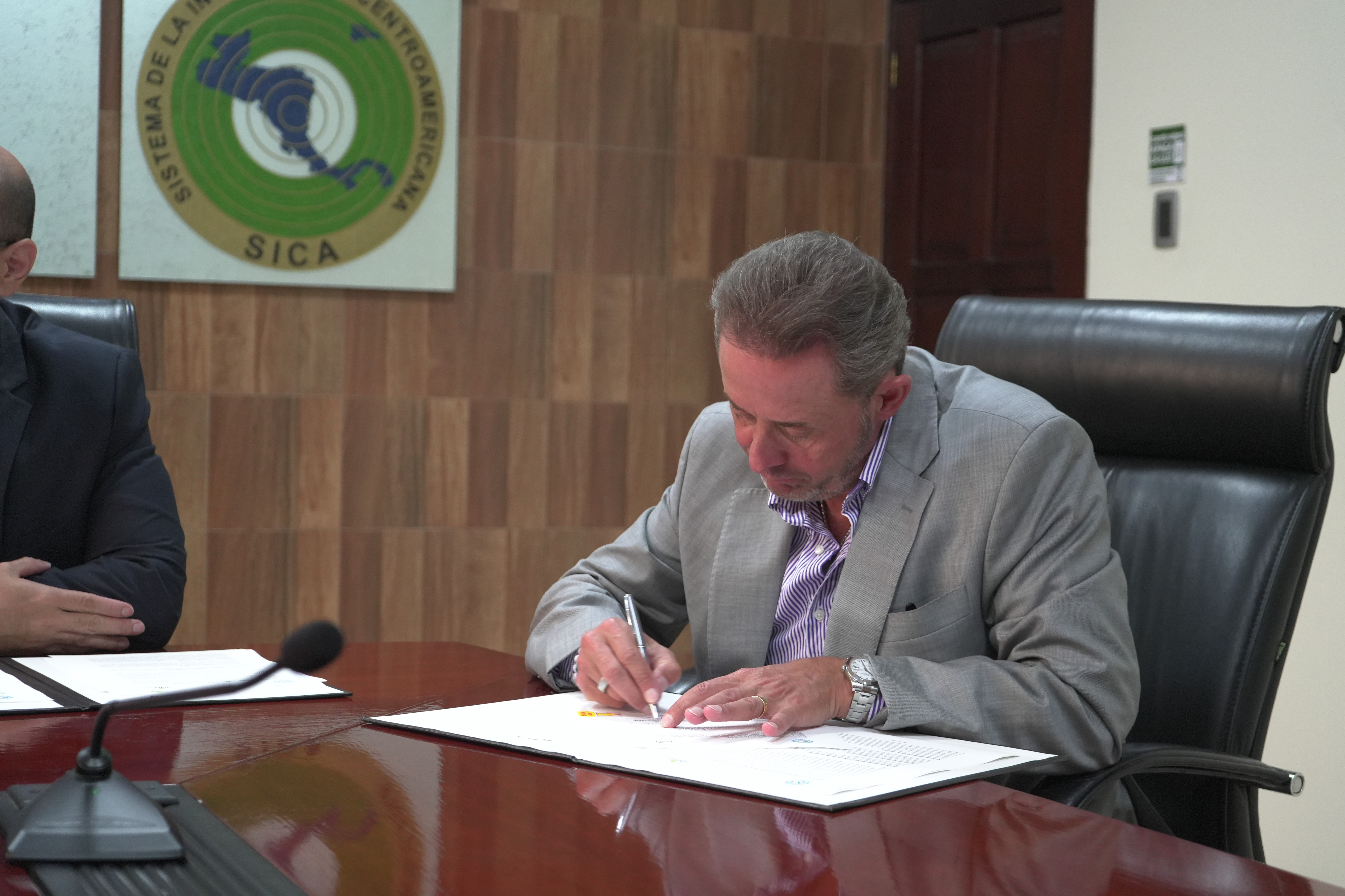 Firma convenio INCAP y NM Nutrition 2