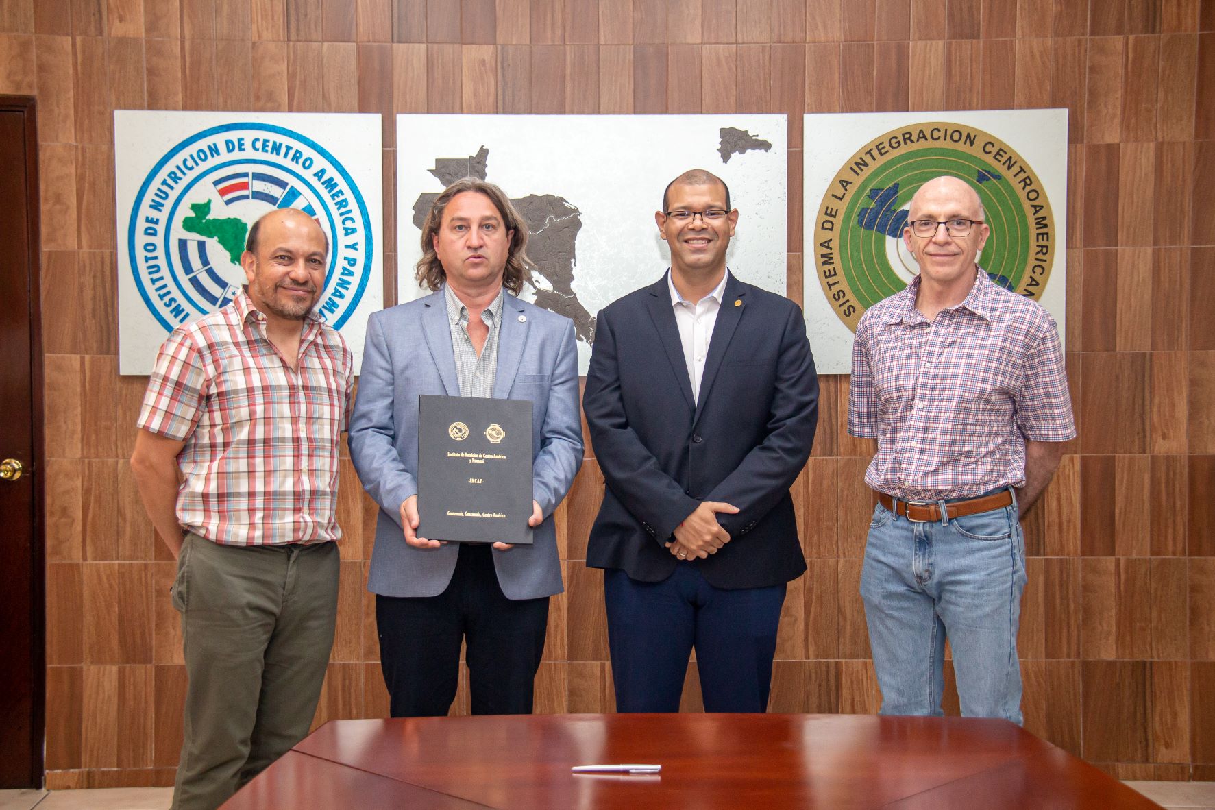 4 Visita Decano de la Escuela de Medicina de la Univ de Mar del Plata 12